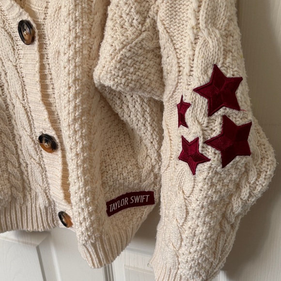 Taylor Swift Red Taylors Version Cardigan Cable Knit Sweater Stars (Size XS/SM) - Picture 4 of 7